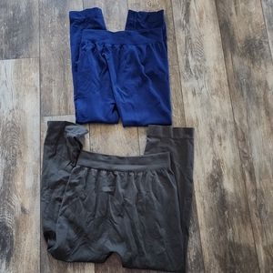 2 pairs of capri leggings - blue and gray
